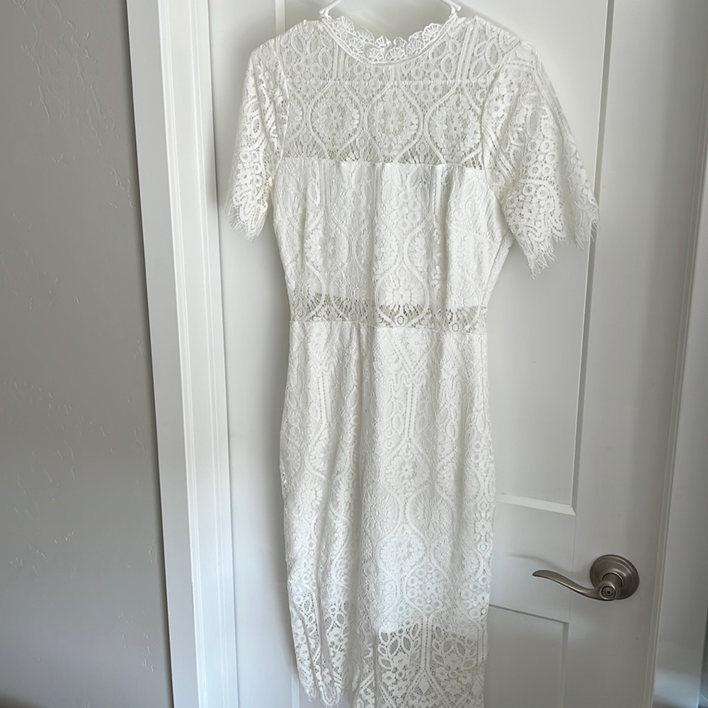 Small Lulu’s White Lace Dress